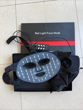 Bon Charge Red Light Face Mask